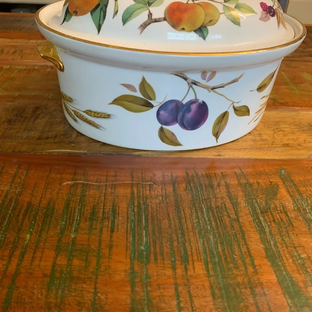 Royal Worcester Evesham Gold Fruit Cover Casserole soup tureen fall thanksgiving